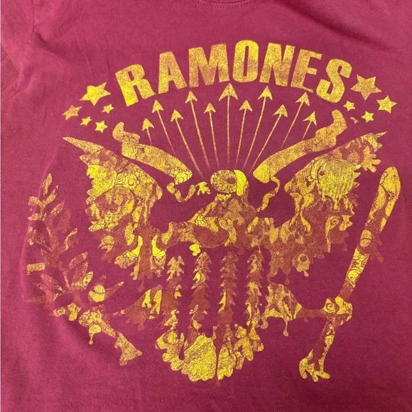 Red Ramones Tee. Great design. - Picture 4 of 4